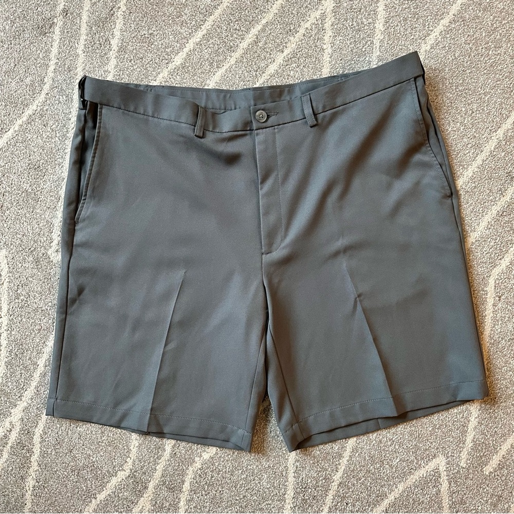 Haggar Gray Cool 18 Pro Men’s Shorts 42